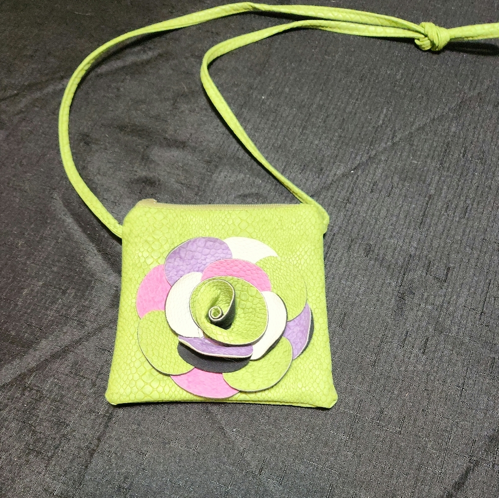 Isabellas Journey green pebbled flower accent crossbody bag